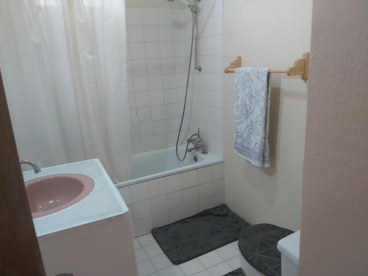Ocean View Apartments ブリッジタウン エクステリア 写真
