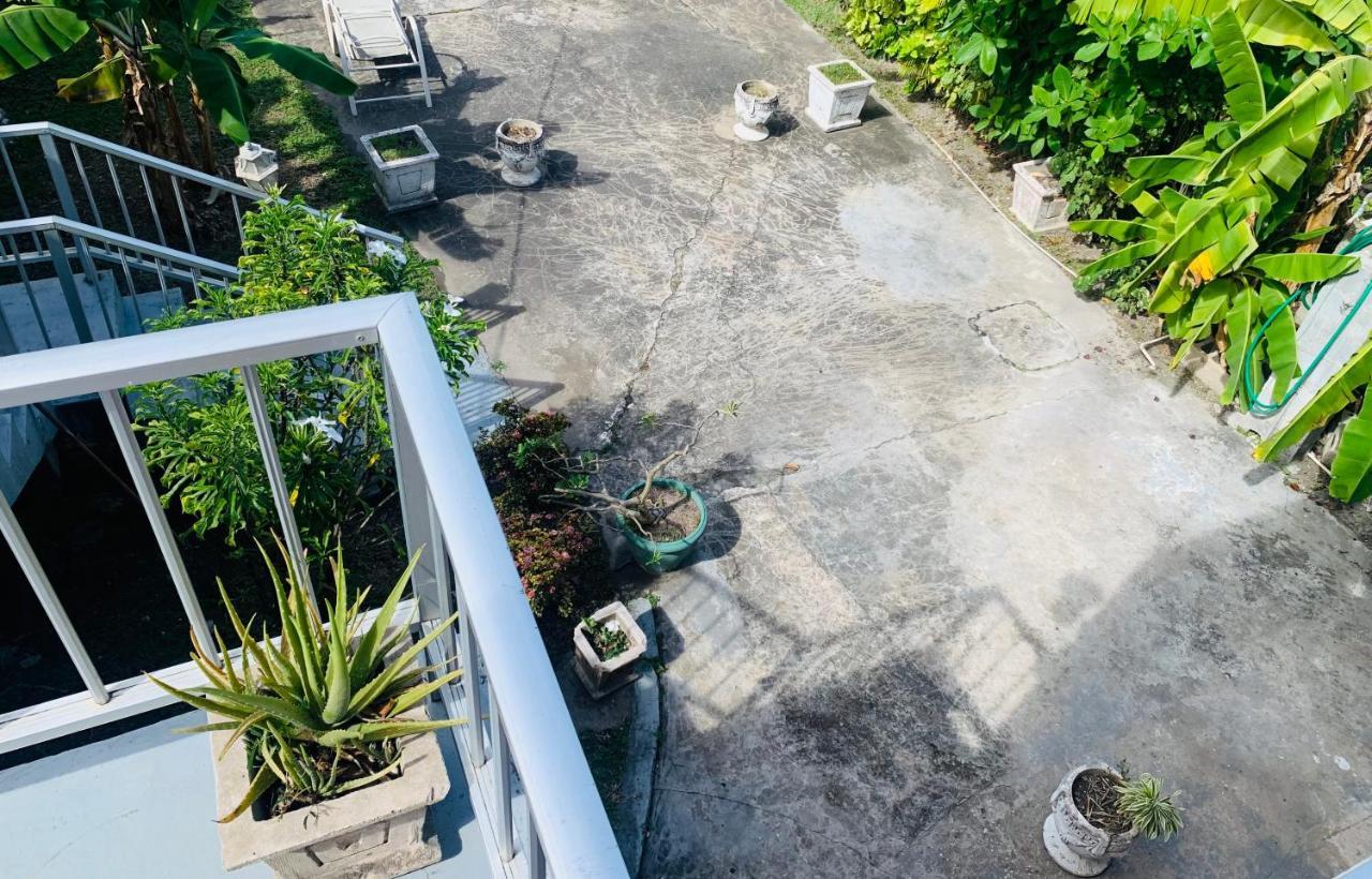 Ocean View Apartments ブリッジタウン エクステリア 写真