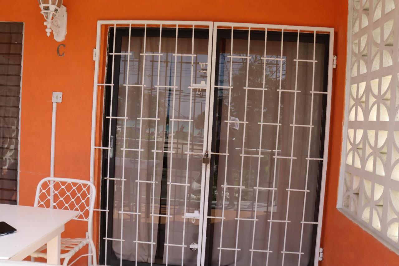 Ocean View Apartments ブリッジタウン エクステリア 写真