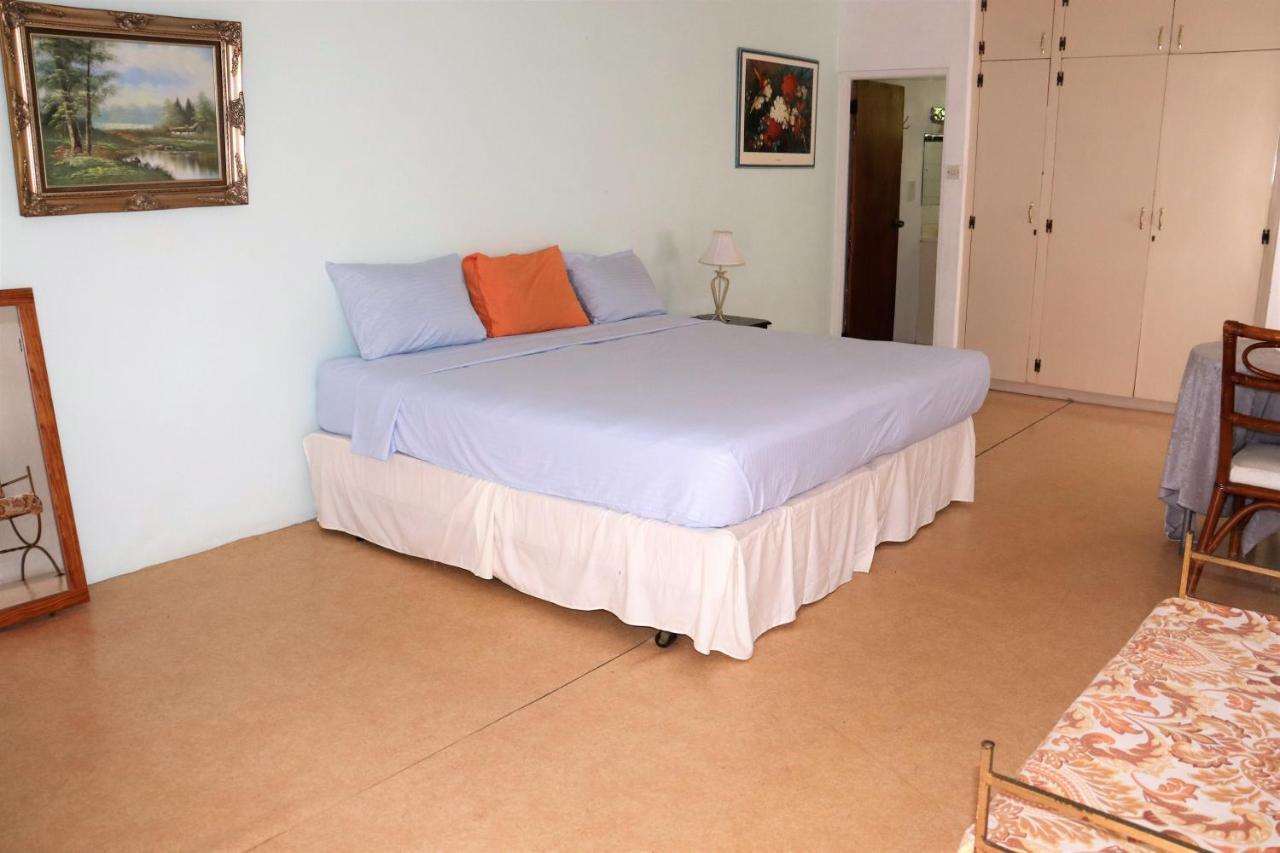 Ocean View Apartments ブリッジタウン エクステリア 写真
