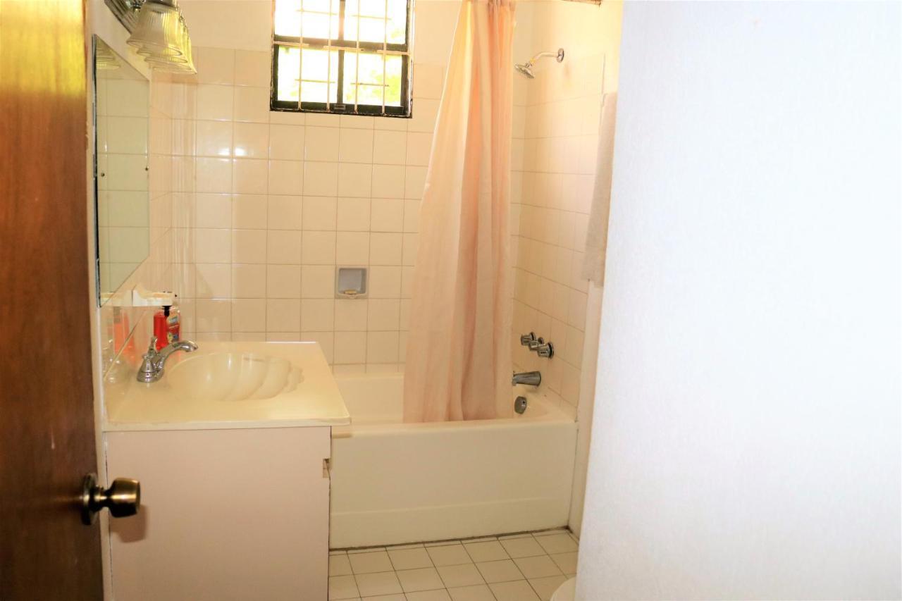 Ocean View Apartments ブリッジタウン エクステリア 写真