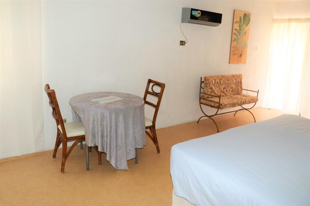 Ocean View Apartments ブリッジタウン エクステリア 写真