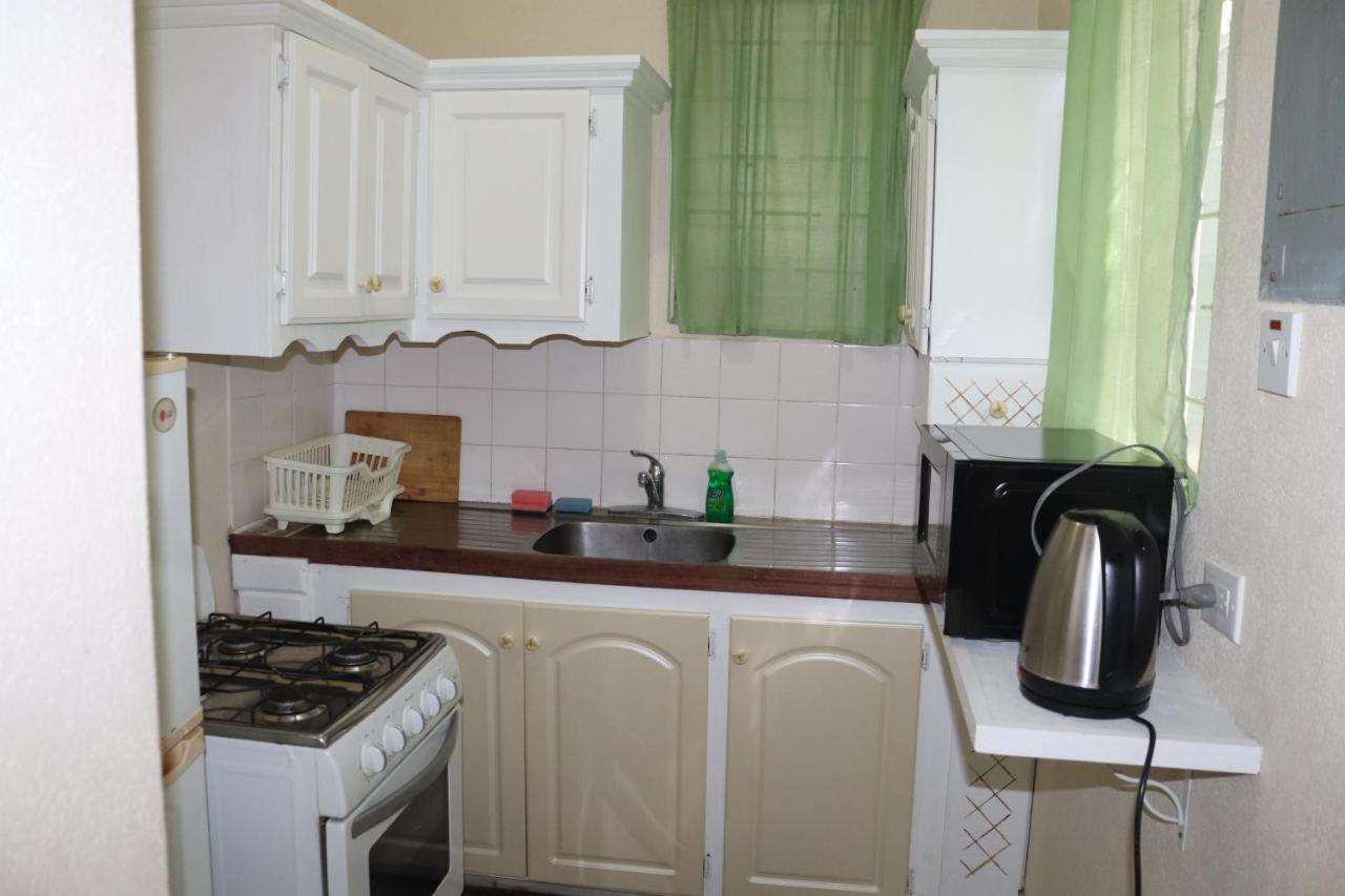 Ocean View Apartments ブリッジタウン エクステリア 写真