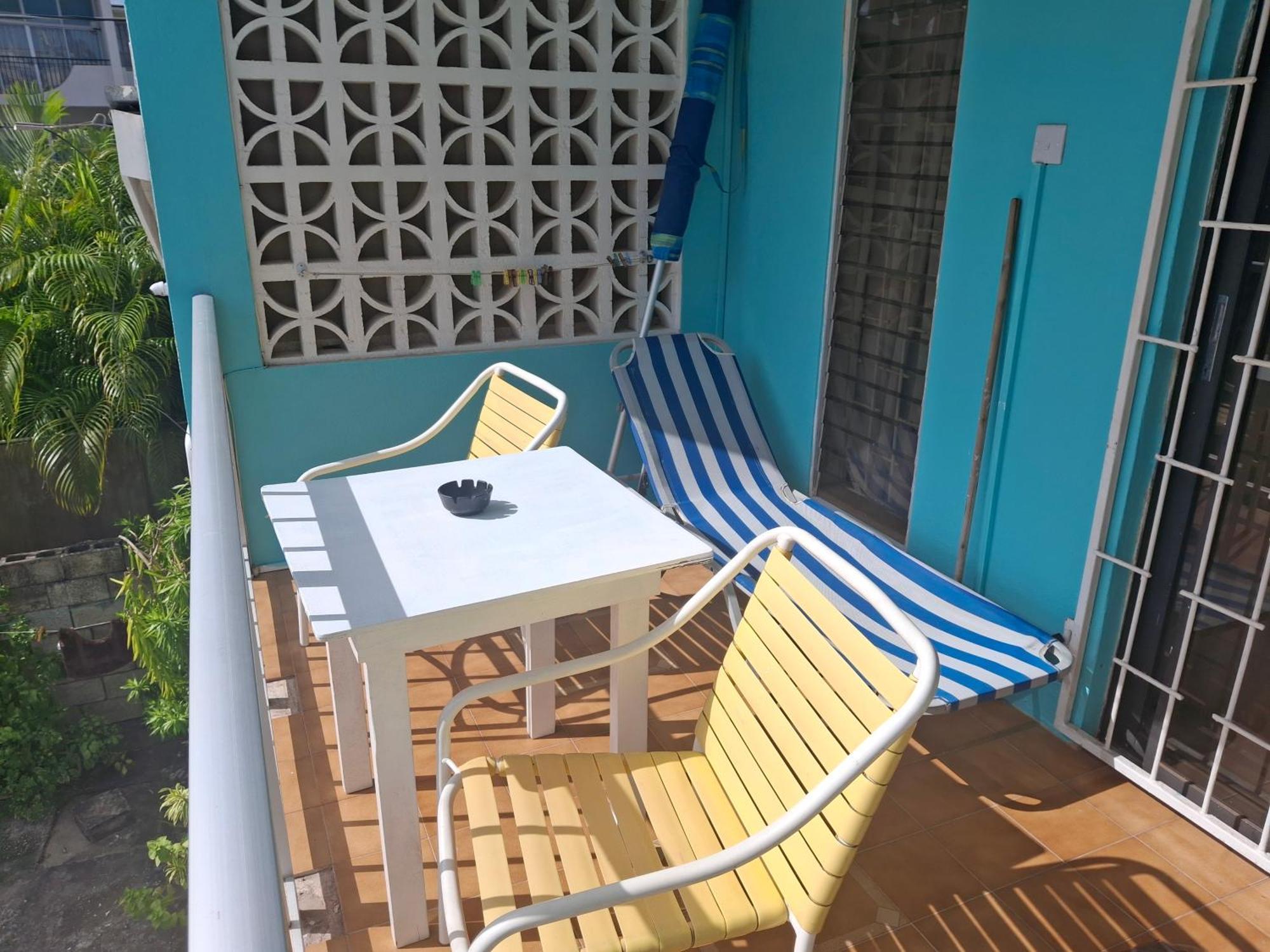 Ocean View Apartments ブリッジタウン エクステリア 写真