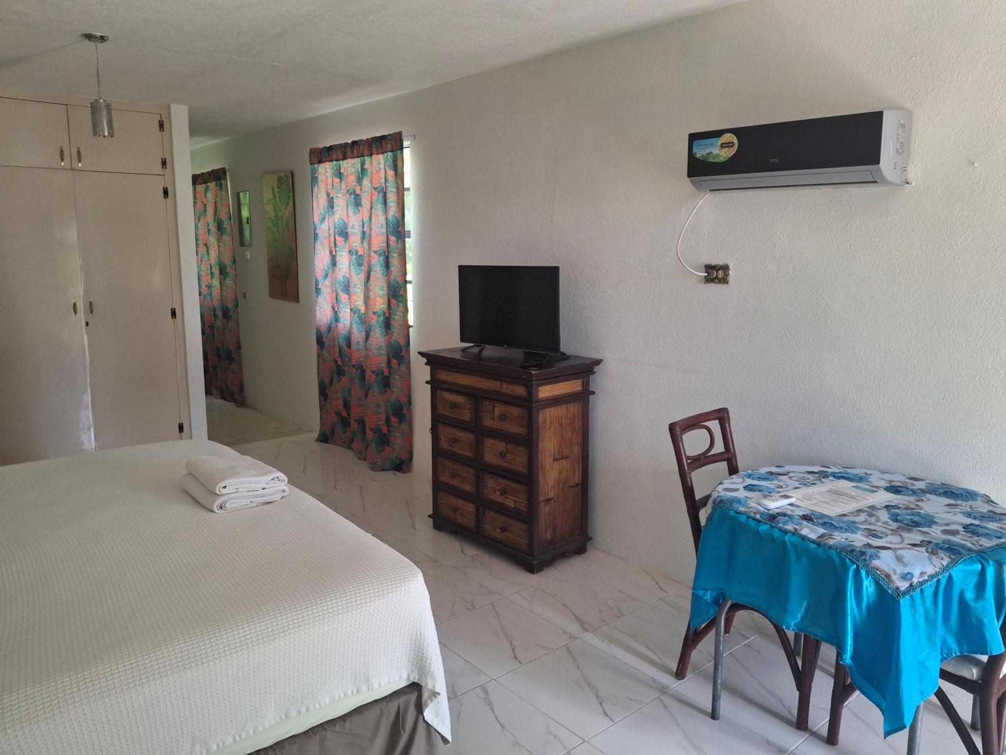 Ocean View Apartments ブリッジタウン エクステリア 写真
